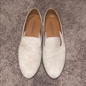 Lucky Brand Women's Cream Snakeskin Pattern Loafers